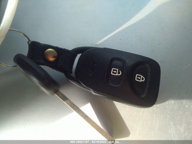 Hyundai Accent Value Edition 2017 KMHCT4AEXHU343145 Image 3