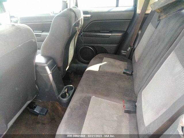 1C4NJPFA6GD666925 Jeep Patriot Latitude