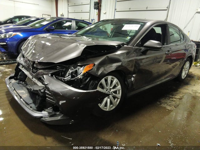 2020 TOYOTA CAMRY LE VIN: 4T1C11BK2LU014621