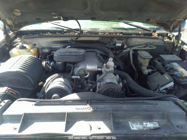 Chevrolet Suburban 1999 3GNGK26J8XG239779 Image 10