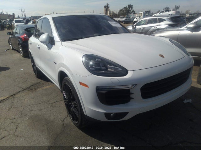 2017 Porsche Cayenne, VIN: WP1AE2A22HLA68956
