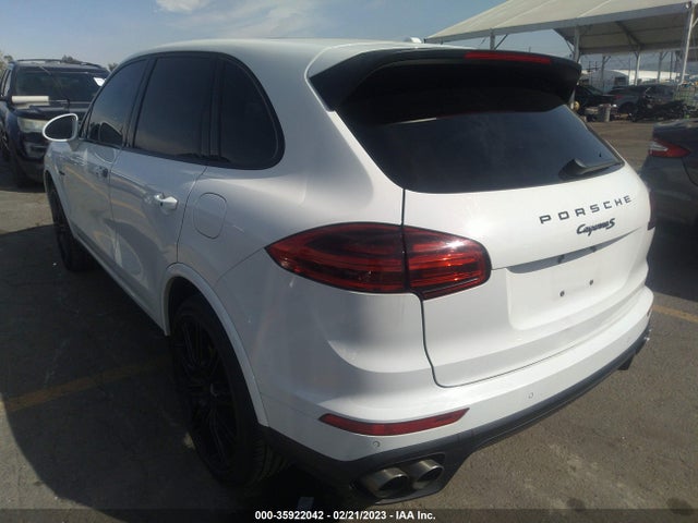 2017 Porsche Cayenne, VIN: WP1AE2A22HLA68956