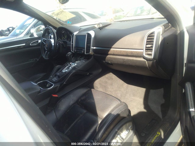 2017 Porsche Cayenne, VIN: WP1AE2A22HLA68956