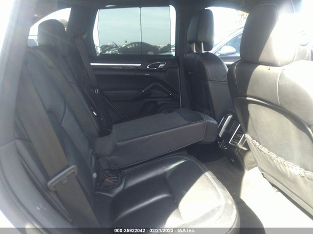 2017 Porsche Cayenne, VIN: WP1AE2A22HLA68956