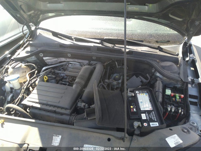 2017 Volkswagen Jetta, VIN: 3VW2B7AJXHM253027