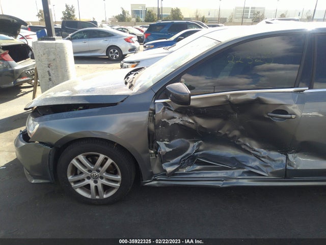 2017 Volkswagen Jetta, VIN: 3VW2B7AJXHM253027
