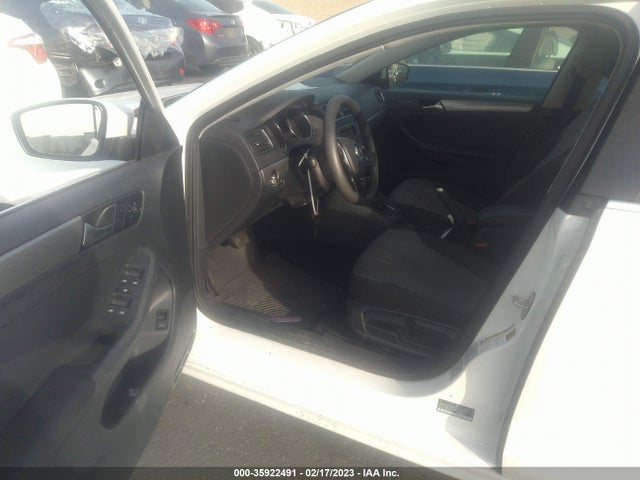 3VW2B7AJ6HM313563 Volkswagen Jetta 1.4t S