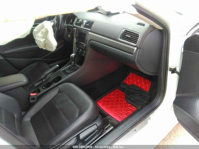1VWDT7A37HC040500 Volkswagen Passat R-line W/comfort Pkg