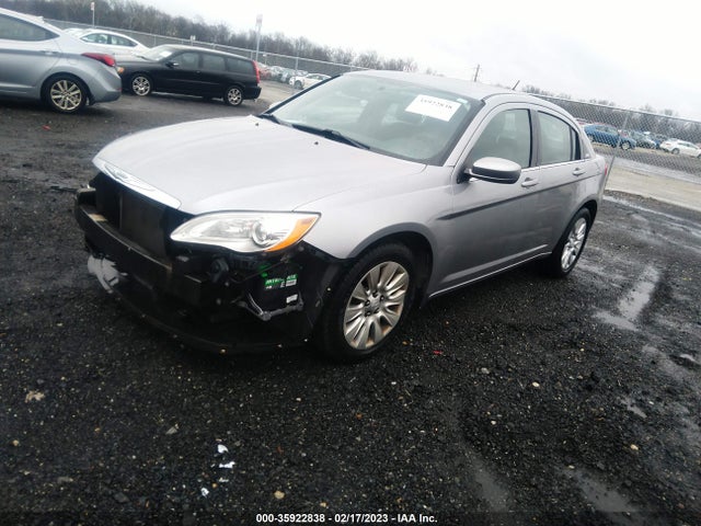 1C3CCBAG7EN152321 Chrysler 200 LX