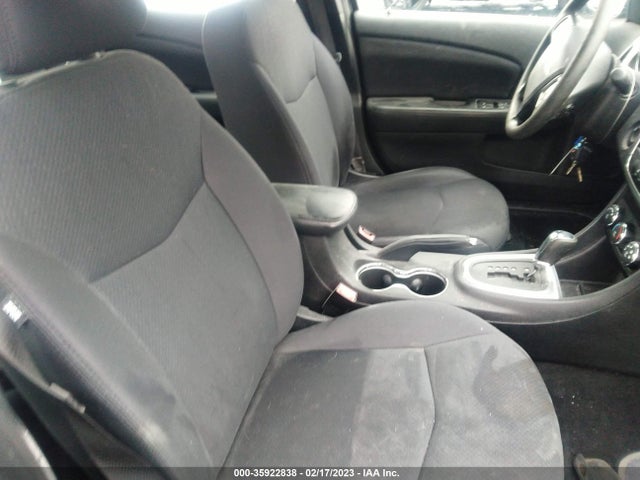 1C3CCBAG7EN152321 Chrysler 200 LX