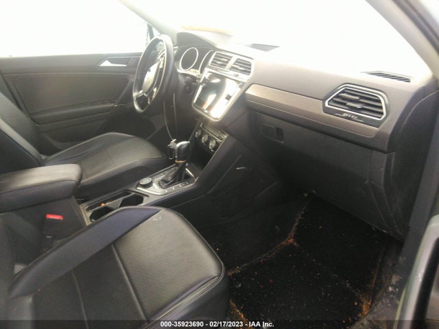 3VV2B7AX7JM000701 Volkswagen Tiguan Sel/se