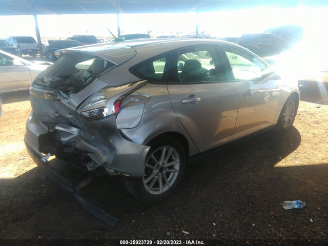 Ford FOCUS SE 2017 1FADP3K27HL259775 Image 4