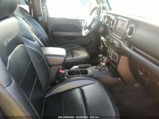 1C4HJXEG9JW173447 Jeep Wrangler Unlimited Sahara