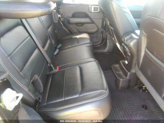 1C4HJXEG9JW173447 Jeep Wrangler Unlimited Sahara