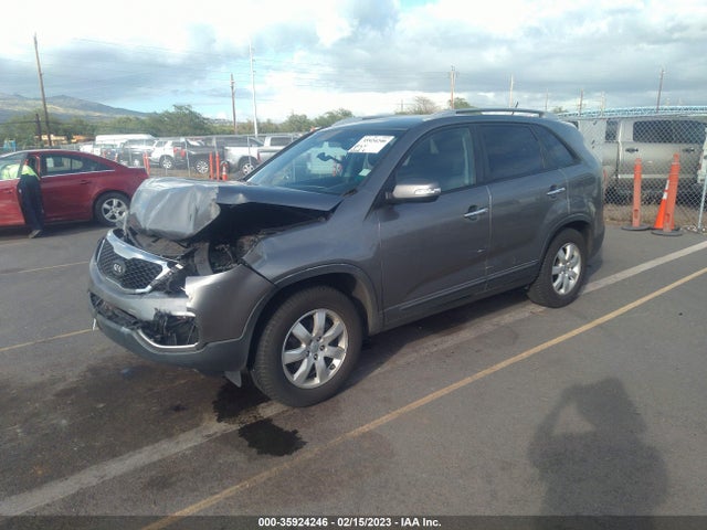 KIA SORENTO LX 2013 5XYKT4A26DG411720 Image 2