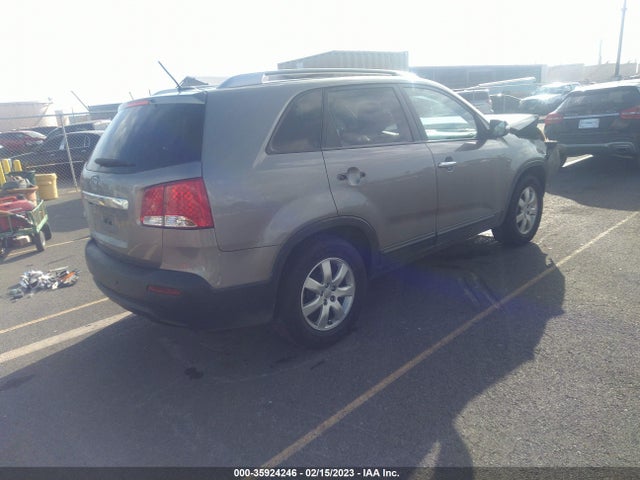 KIA SORENTO LX 2013 5XYKT4A26DG411720 Image 6