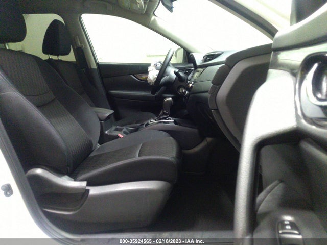 2017 Nissan Rogue, VIN: KNMAT2MV6HP573419