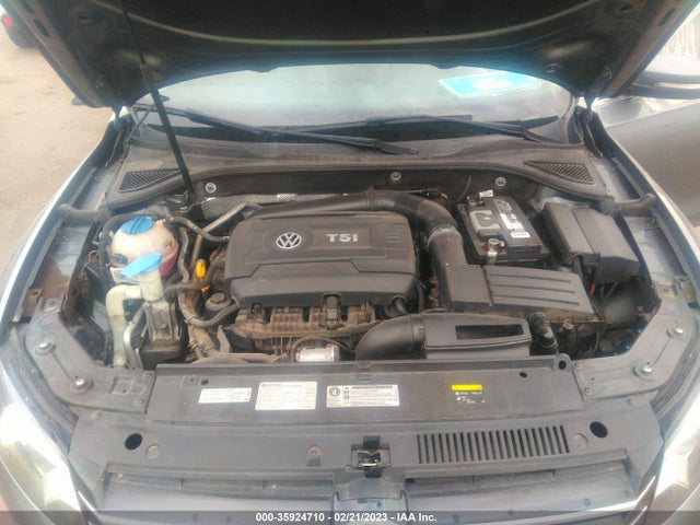 1VWAT7A34FC123365 Volkswagen Passat 1.8t Limited Edition