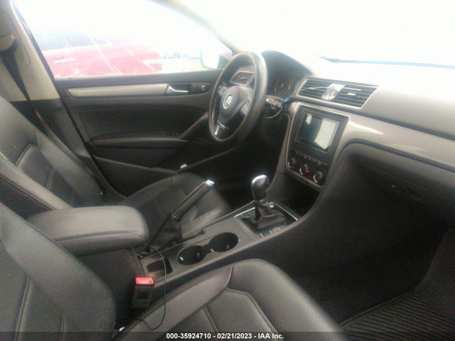 1VWAT7A34FC123365 Volkswagen Passat 1.8t Limited Edition