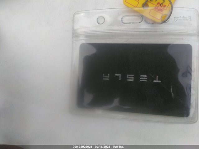 2021 Tesla Model X, VIN: 5YJXCBE51MF325978