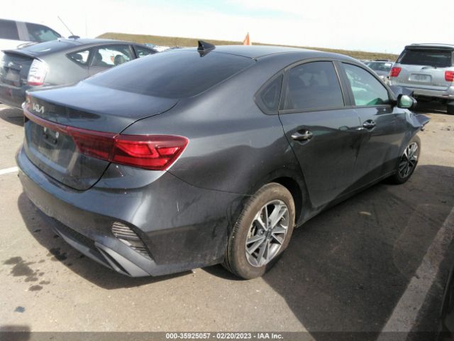 3KPF24AD8NE490148 KIA Forte Lxs