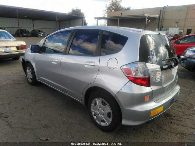 2013 HONDA FIT VIN: JHMGE8H36DC077651