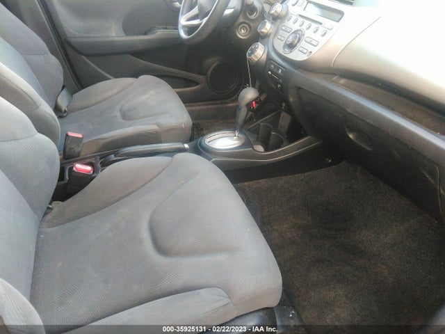 2013 HONDA FIT VIN: JHMGE8H36DC077651