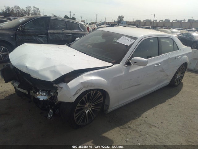 Chrysler 300 300s 2013 2C3CCABG9DH618752 Image 2