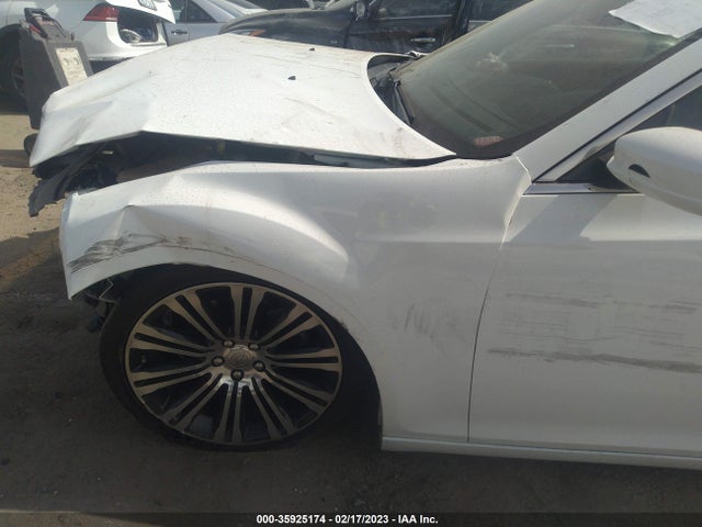 Chrysler 300 300s 2013 2C3CCABG9DH618752 Image 8