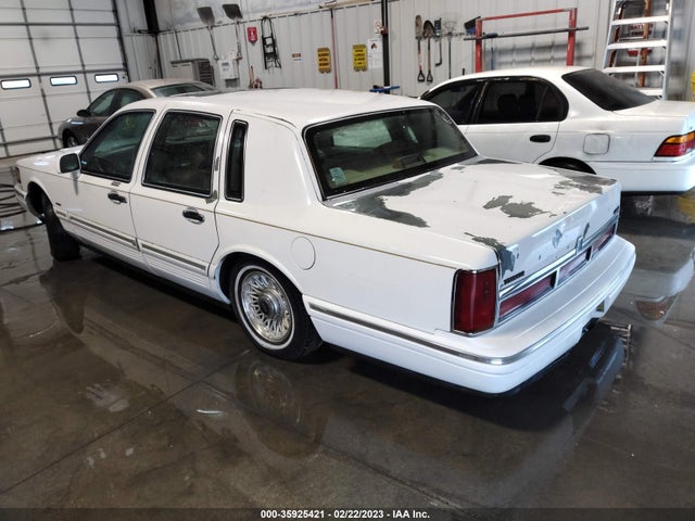 1996 LINCOLN TOWN CAR EXECUTIVE VIN: 1LNLM81WXTY688853