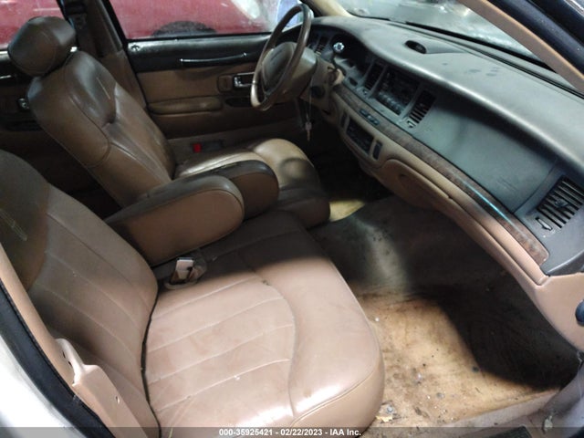 1996 LINCOLN TOWN CAR EXECUTIVE VIN: 1LNLM81WXTY688853