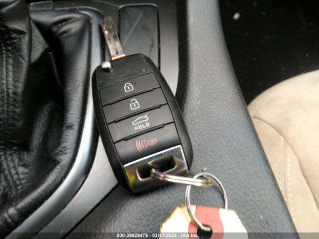 5XXGM4A72FG484170 KIA Optima Lx