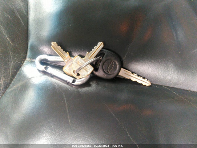 Chevrolet Avalanche 2002 3GNGK23G12G227104 Image 3