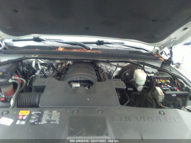 2016 Chevrolet Suburban, VIN: 1GNSKJKC3GR160600
