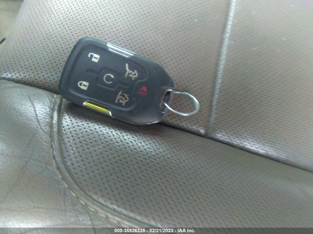 2016 Chevrolet Suburban, VIN: 1GNSKJKC3GR160600