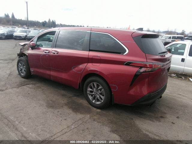 2021 TOYOTA SIENNA XLE VIN: 5TDYRKEC2MS039537