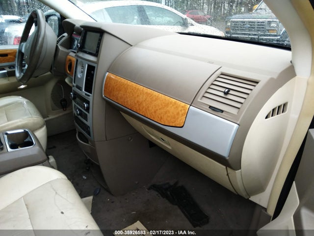 2A8HR64X08R134567 Chrysler Town & Country Limited