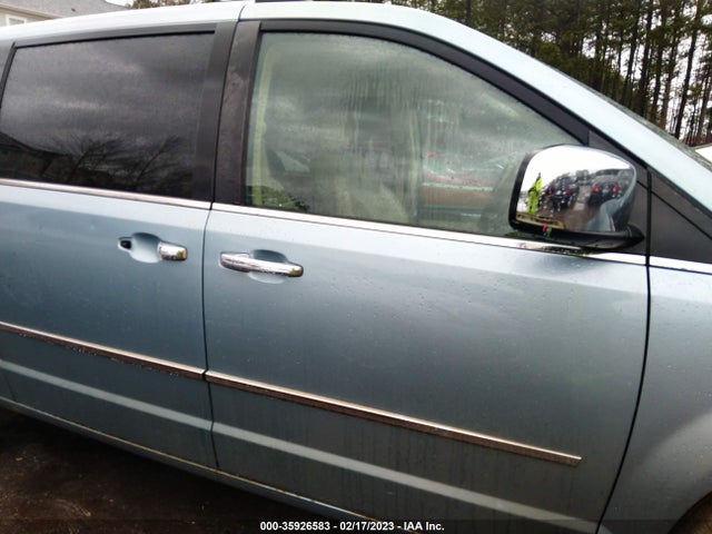 2A8HR64X08R134567 Chrysler Town & Country Limited