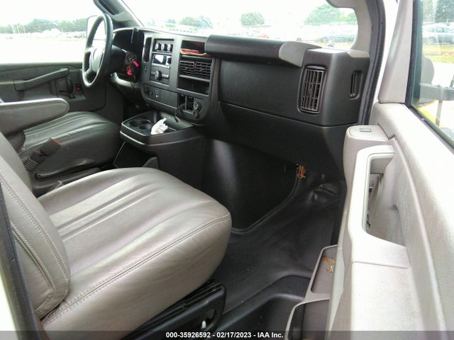 Chevrolet EXPRESS CARGO VAN 2017 1GCWGAFFXH1348143 Image 6