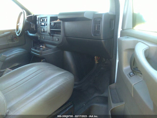 Chevrolet EXPRESS CARGO VAN 2015 1GCWGFCF5F1282177 Image 5