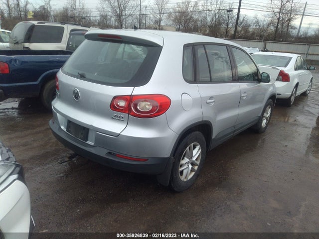 2011 VOLKSWAGEN TIGUAN S 4MOTION VIN: WVGBV7AX2BW560354