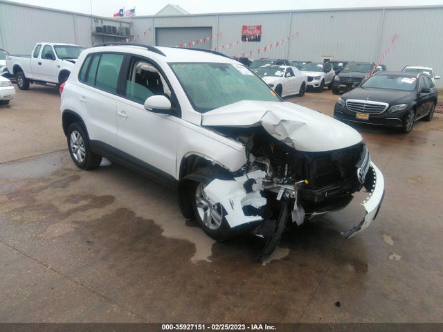 2017 VOLKSWAGEN TIGUAN VIN: WVGAV7AX5HK014983