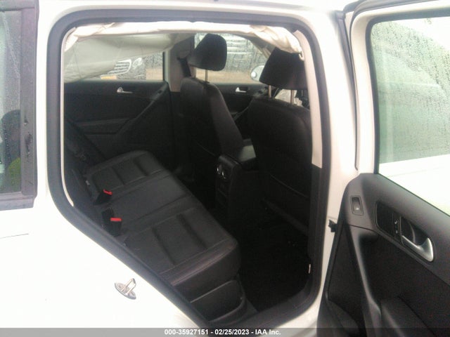 2017 VOLKSWAGEN TIGUAN VIN: WVGAV7AX5HK014983