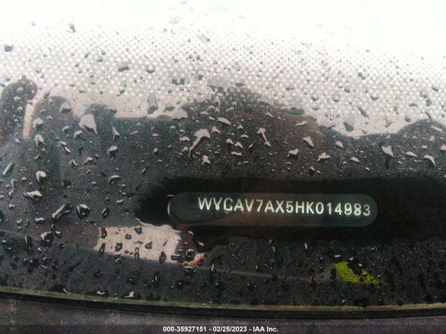 2017 VOLKSWAGEN TIGUAN VIN: WVGAV7AX5HK014983