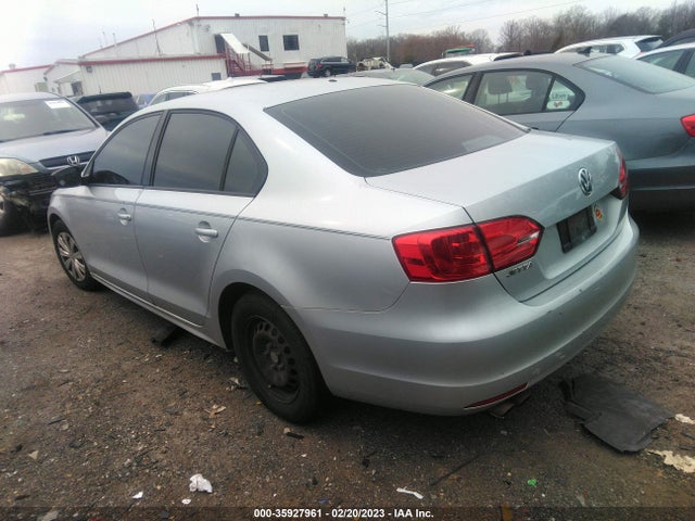 3VW2K7AJ9BM083945 Volkswagen Jetta Sedan S