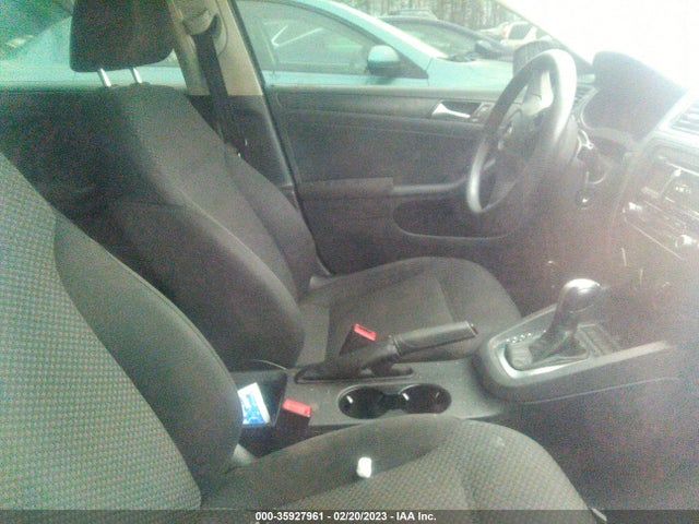 3VW2K7AJ9BM083945 Volkswagen Jetta Sedan S