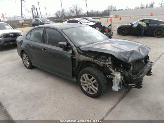 2018 Volkswagen Jetta, VIN: 3VW2B7AJ5JM256956