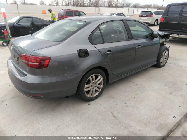 2018 Volkswagen Jetta, VIN: 3VW2B7AJ5JM256956