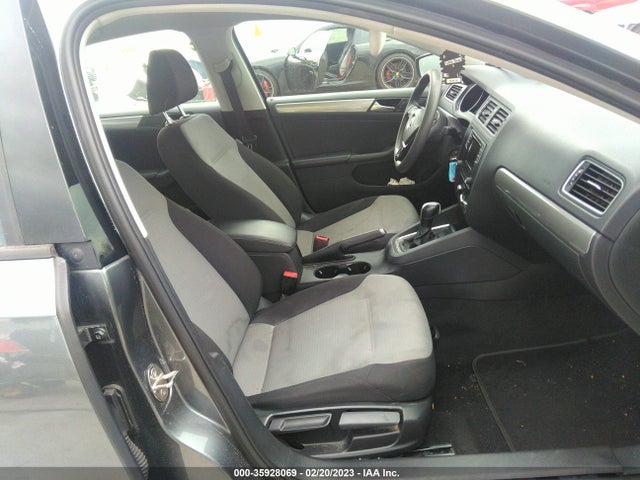 2018 Volkswagen Jetta, VIN: 3VW2B7AJ5JM256956