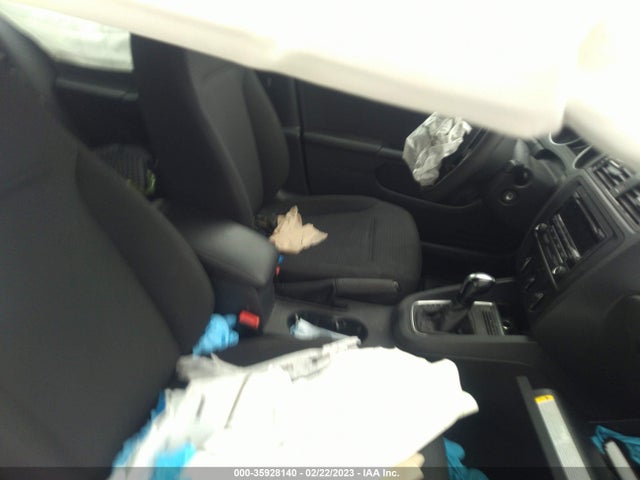 3VW2K7AJXFM319217 Volkswagen Jetta Sedan 2.0l S